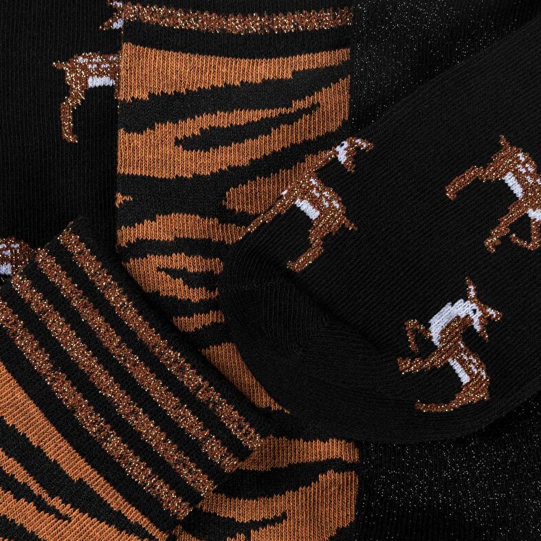 Calcetines y medias negras para mujer