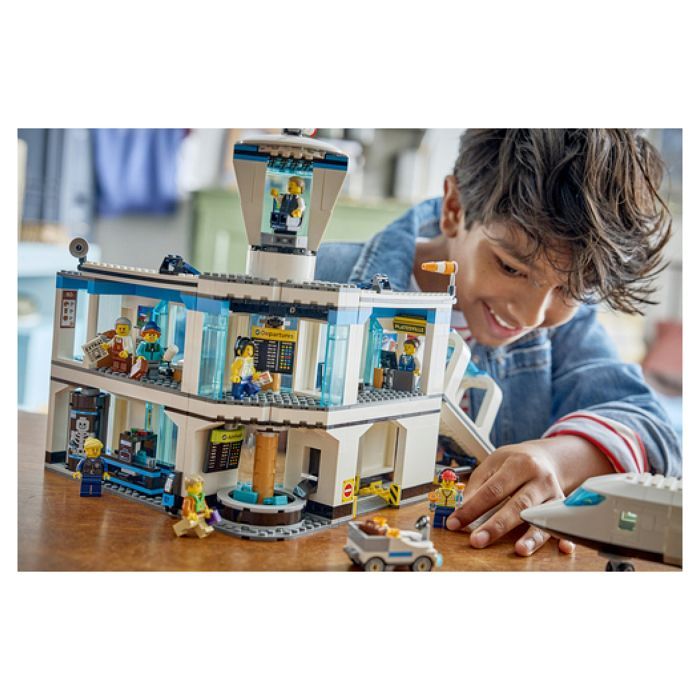 LEGO City 60502 L’Aéroport et l’Avion - Jeu de Construction pour Garçon ou Fille dès 8 ans