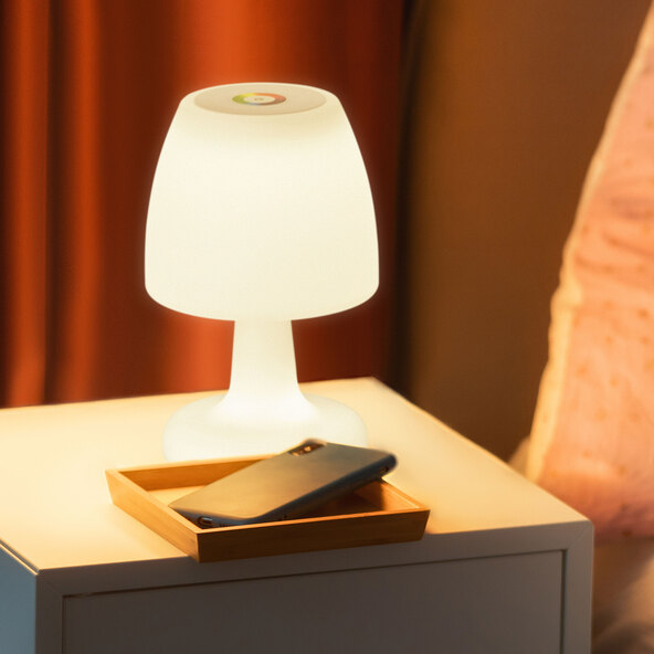 Lampă de masă Barletta cu LED, alimentată cu baterii