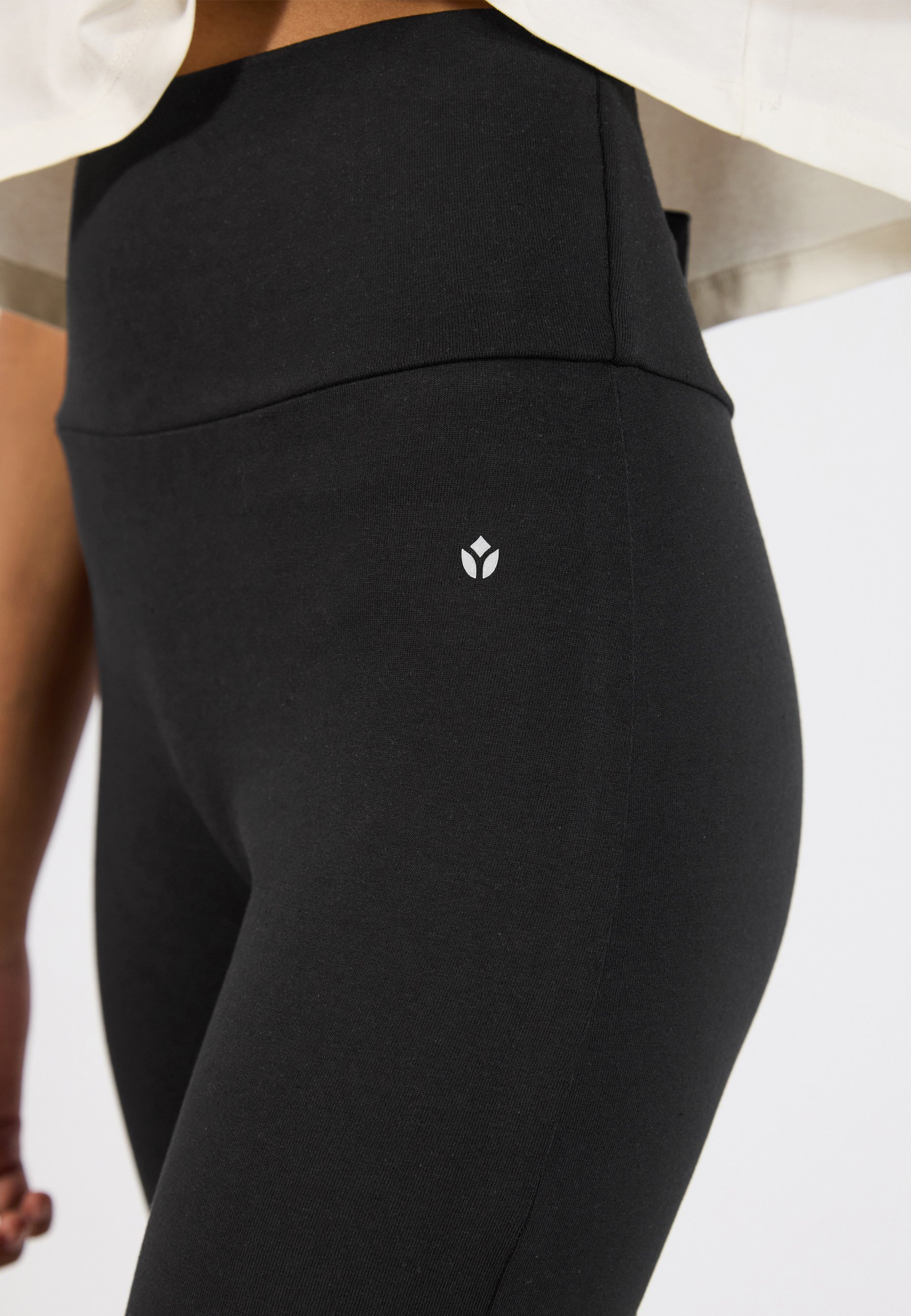 Even&Odd active 2 sztuki w opakowaniu: spodenki rowerowe z wysokim stanem i składanym paskiem - spodenki - czarne