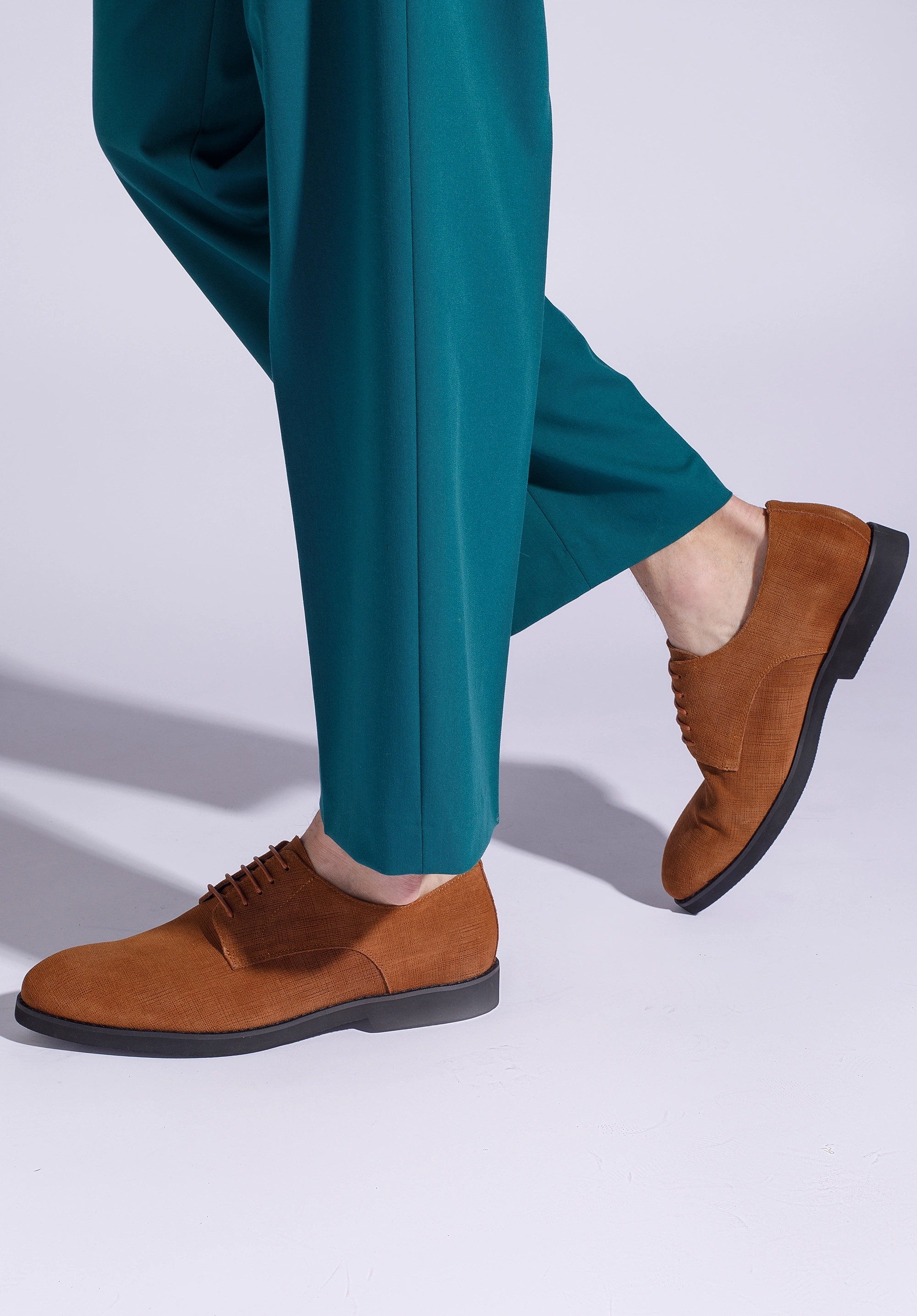 Męskie buty derby z tłoczonego zamszu brązowe