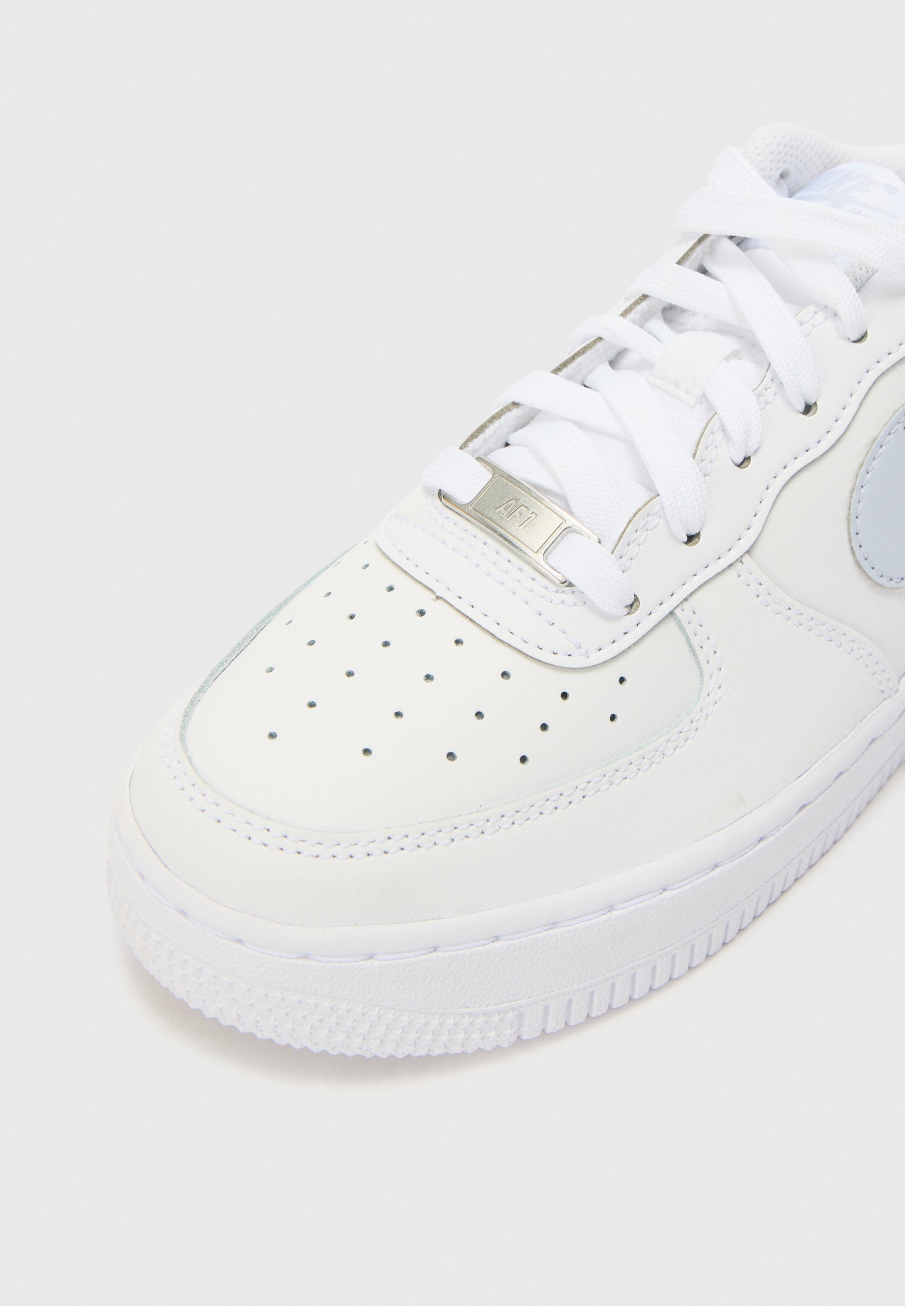 Tênis Nike Sportswear AIR FORCE 1 UNISSEX - Branco/Fantasma