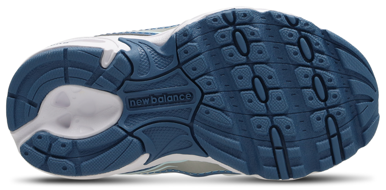 New Balance 740