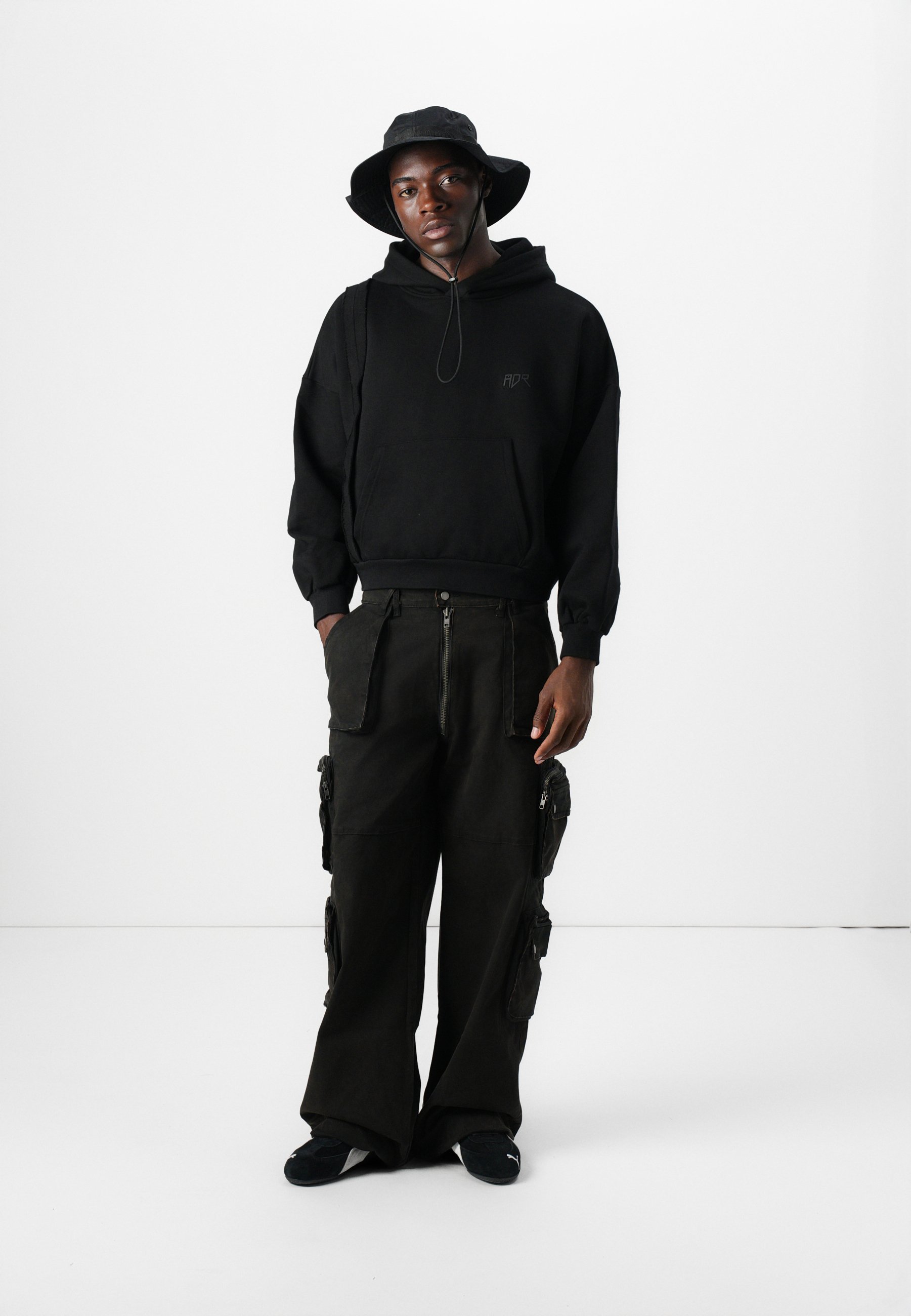 Kleding Atelier LOGO HOODIE UNISEX - Sweatshirt - zwart