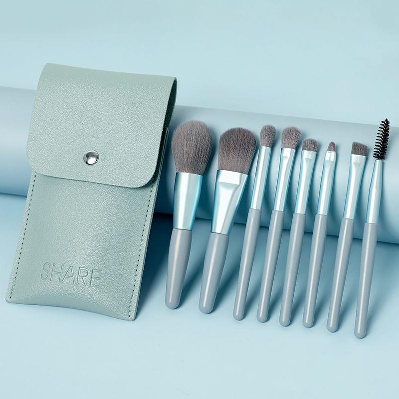 Set di 8 mini pennelli da viaggio per il trucco da donna con design unicorno, portatili, morbidi, per fard, correttore, fondotinta, ombretto e ciglia.