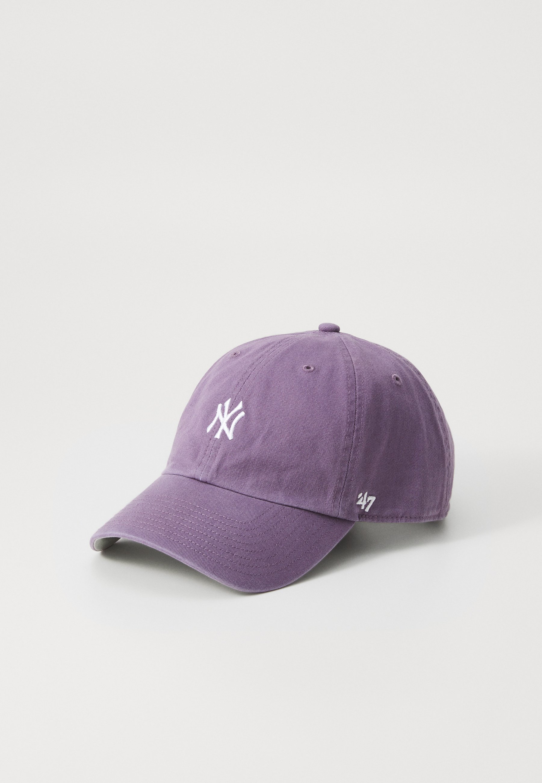 '47 Caps