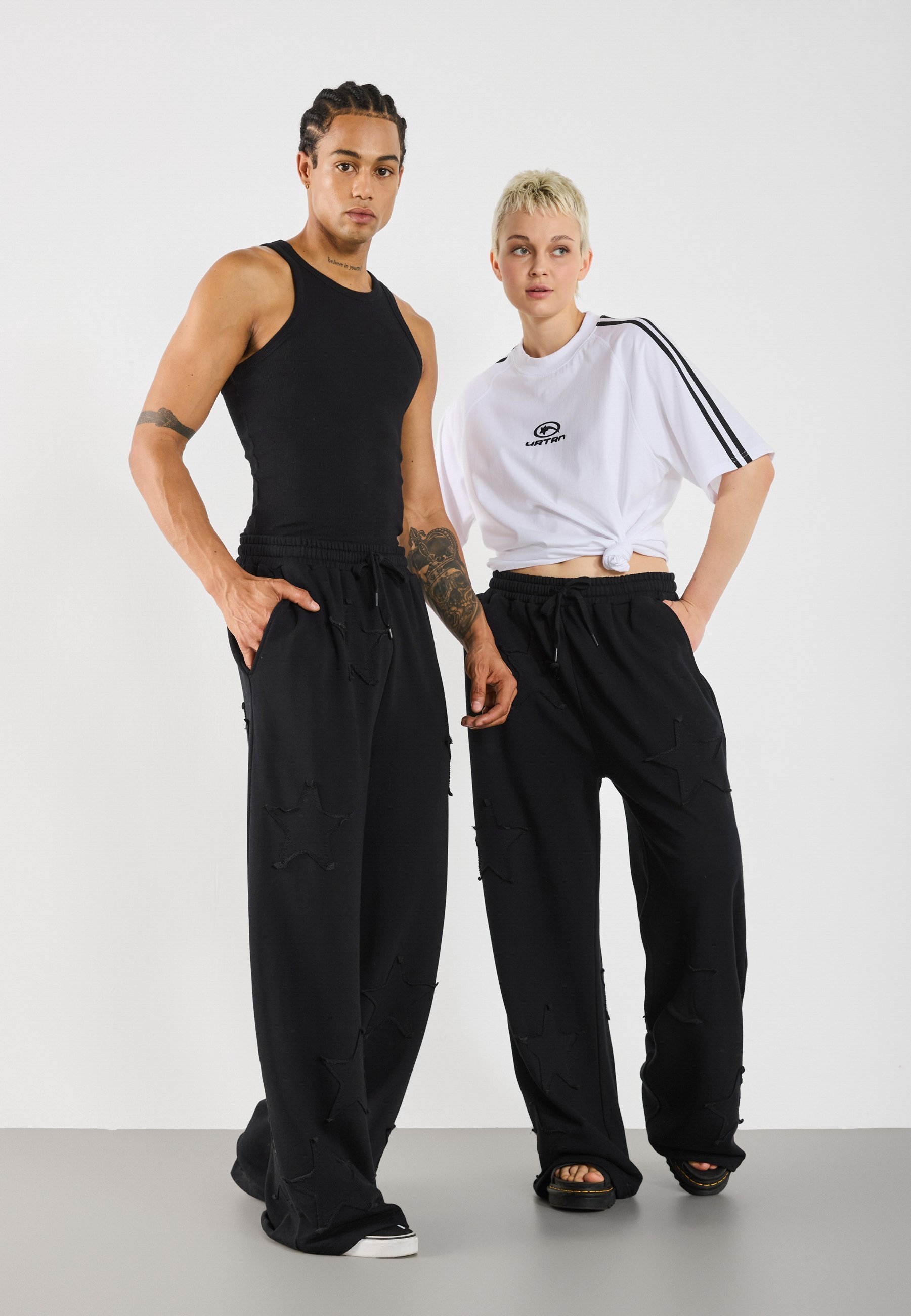 YOURTURN UNISEX - Pantaloni della tuta - neri