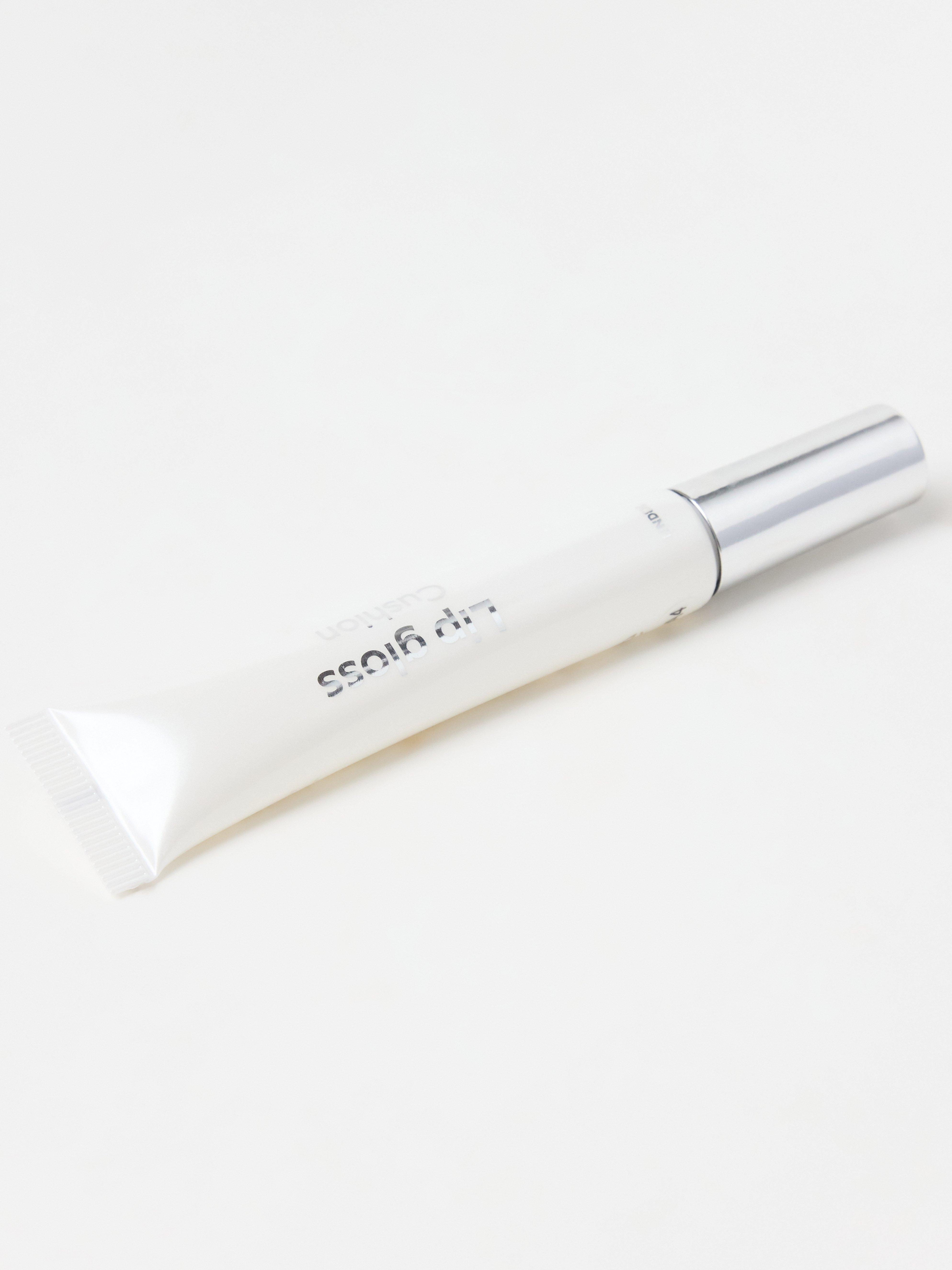 Brillo labial en formato cojín 9 TRANSPARENTE