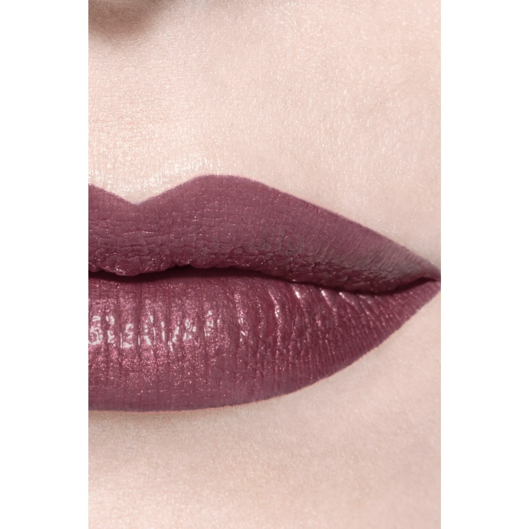 ROUGE ALLURE LAQUE - IL ROSSETTO FLUIDO BRILLANTE TENUTA ESTREMA