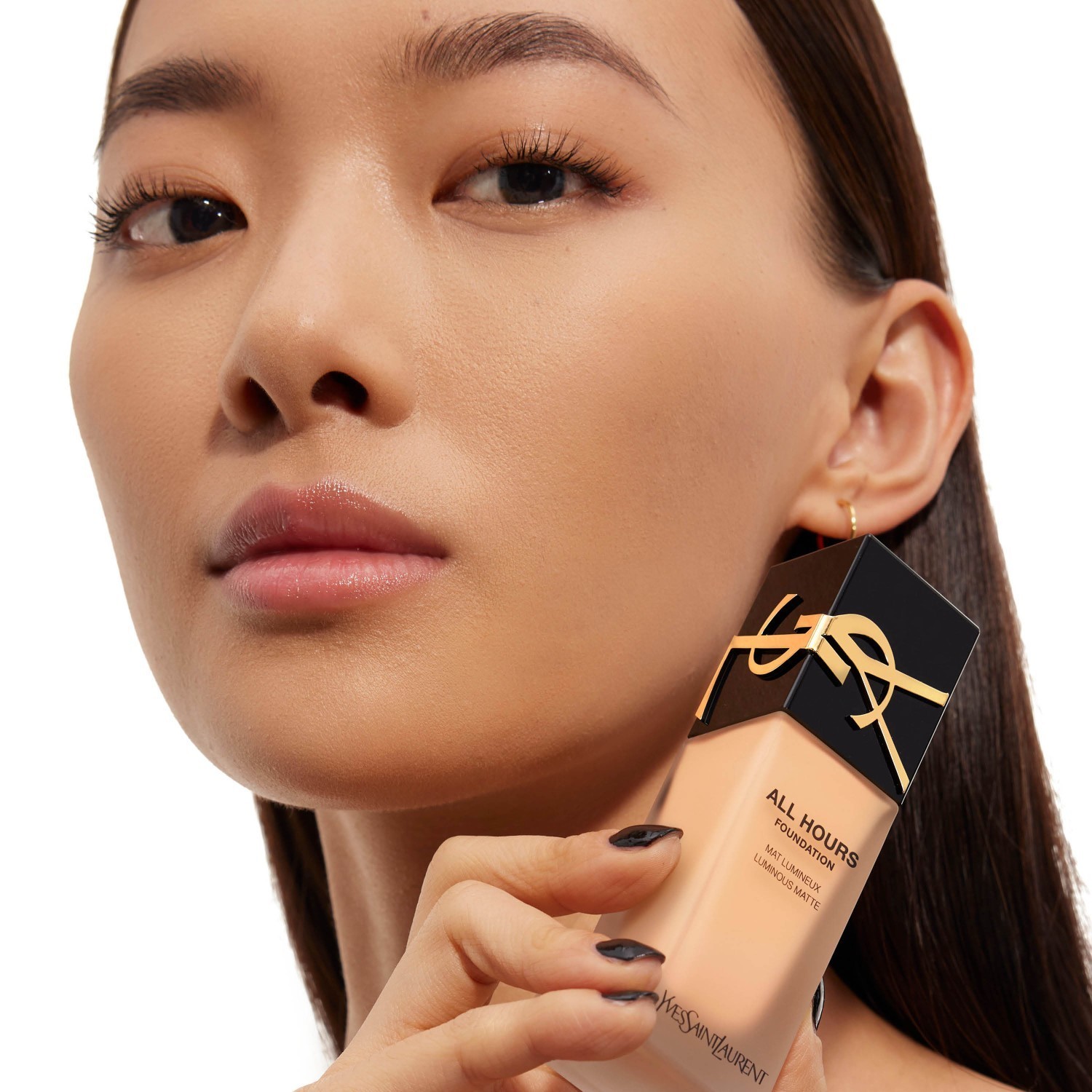 Yves Saint Laurent Foundation All Hours makiažo pagrindas – 25 ml