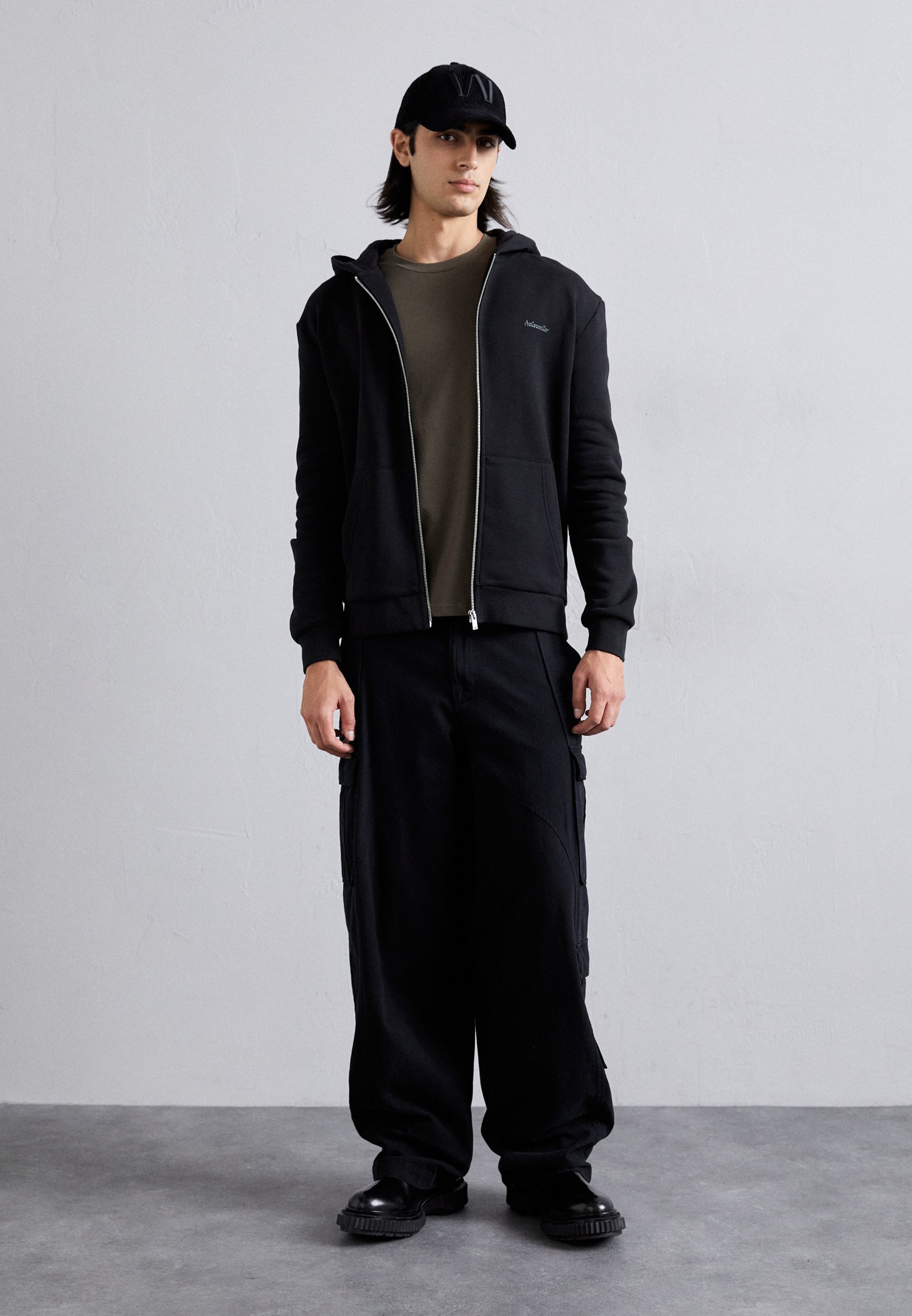 Felpa con cappuccio e zip Holzweiler REGULAR ZIP HOODIE - Felpa con zip - nera