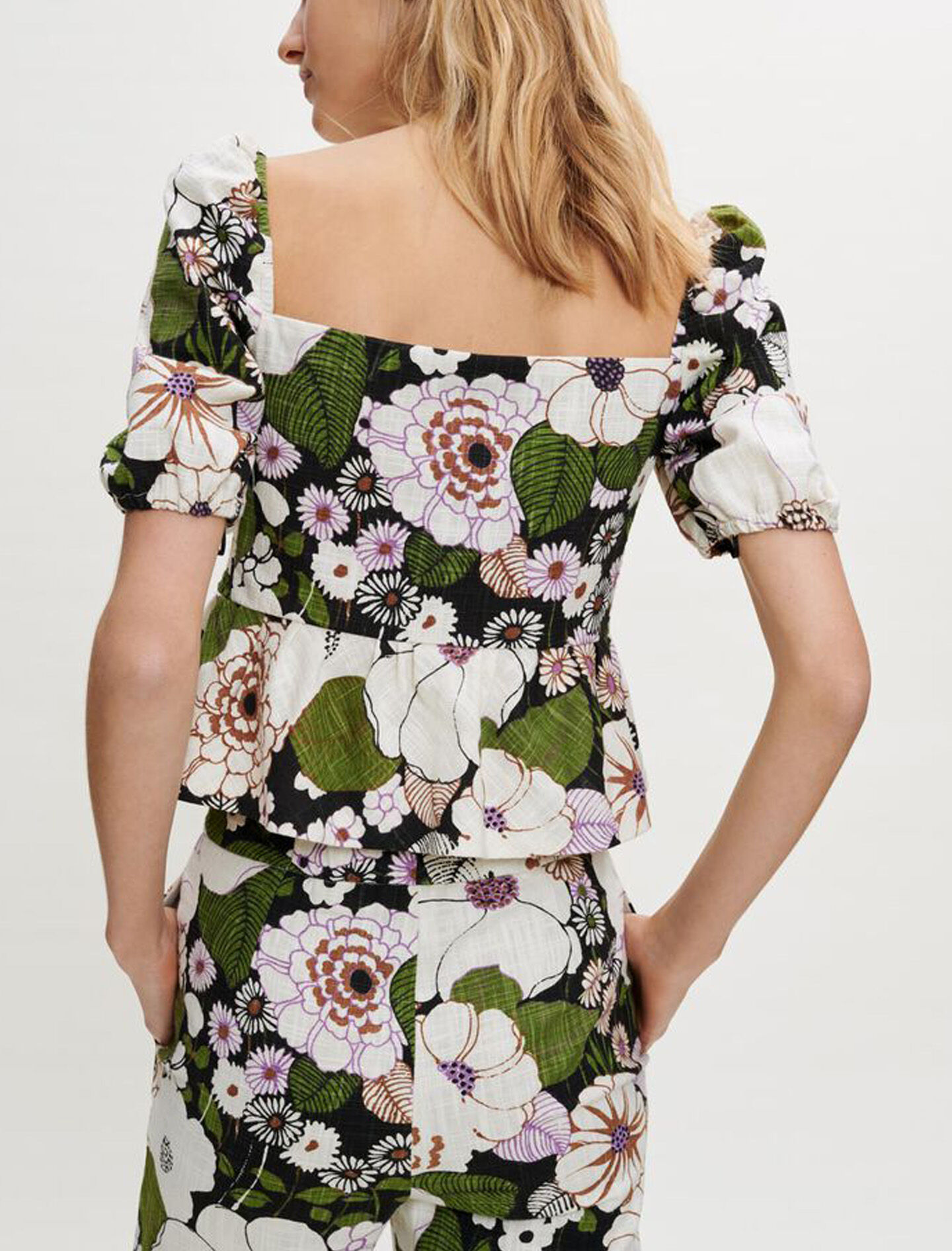 Top cu imprimeu floral anii șaptezeci - Fleur 70's noir