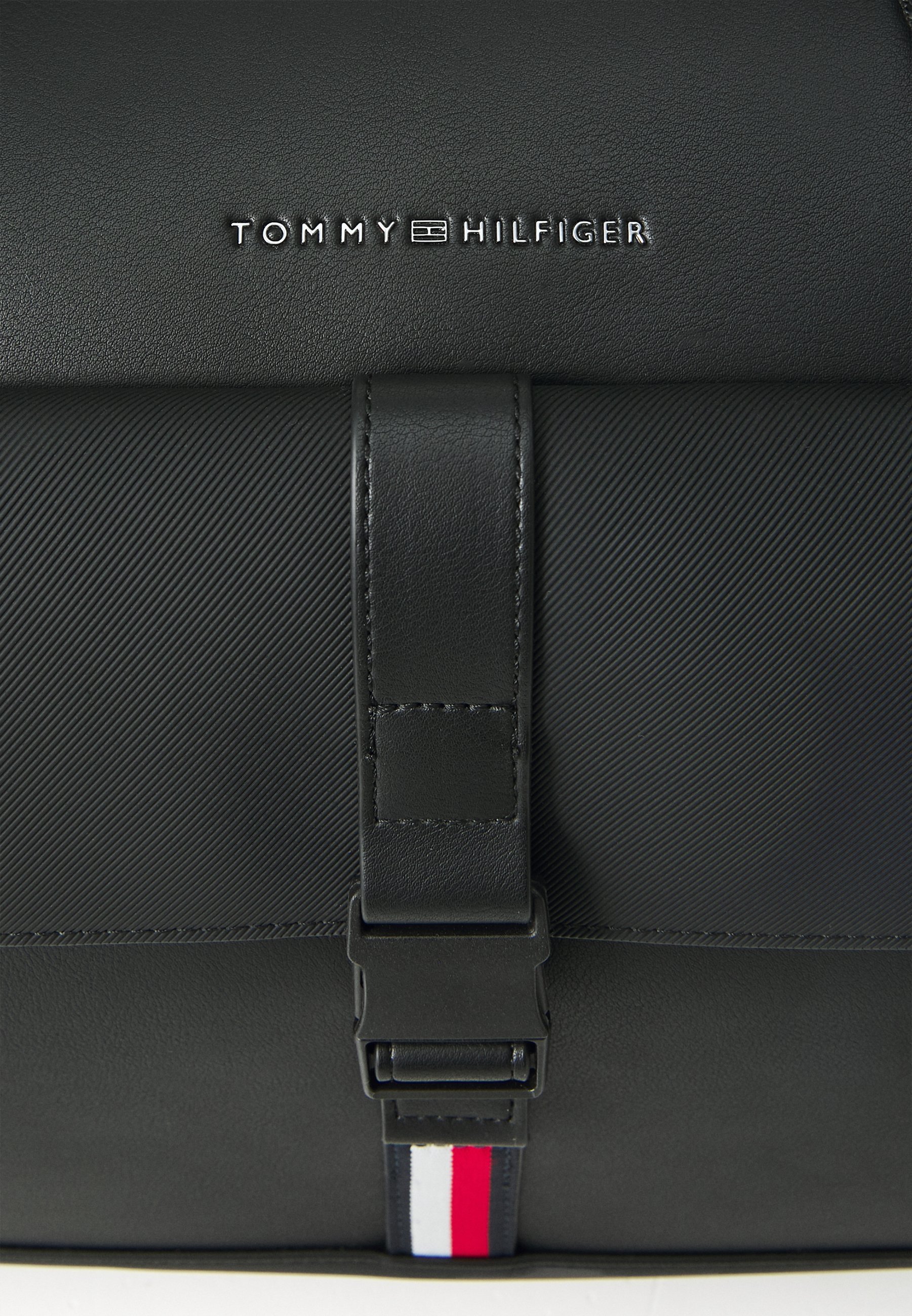 Tommy Hilfiger FOUNDATION DUFFLE - Weekendtas - zwart