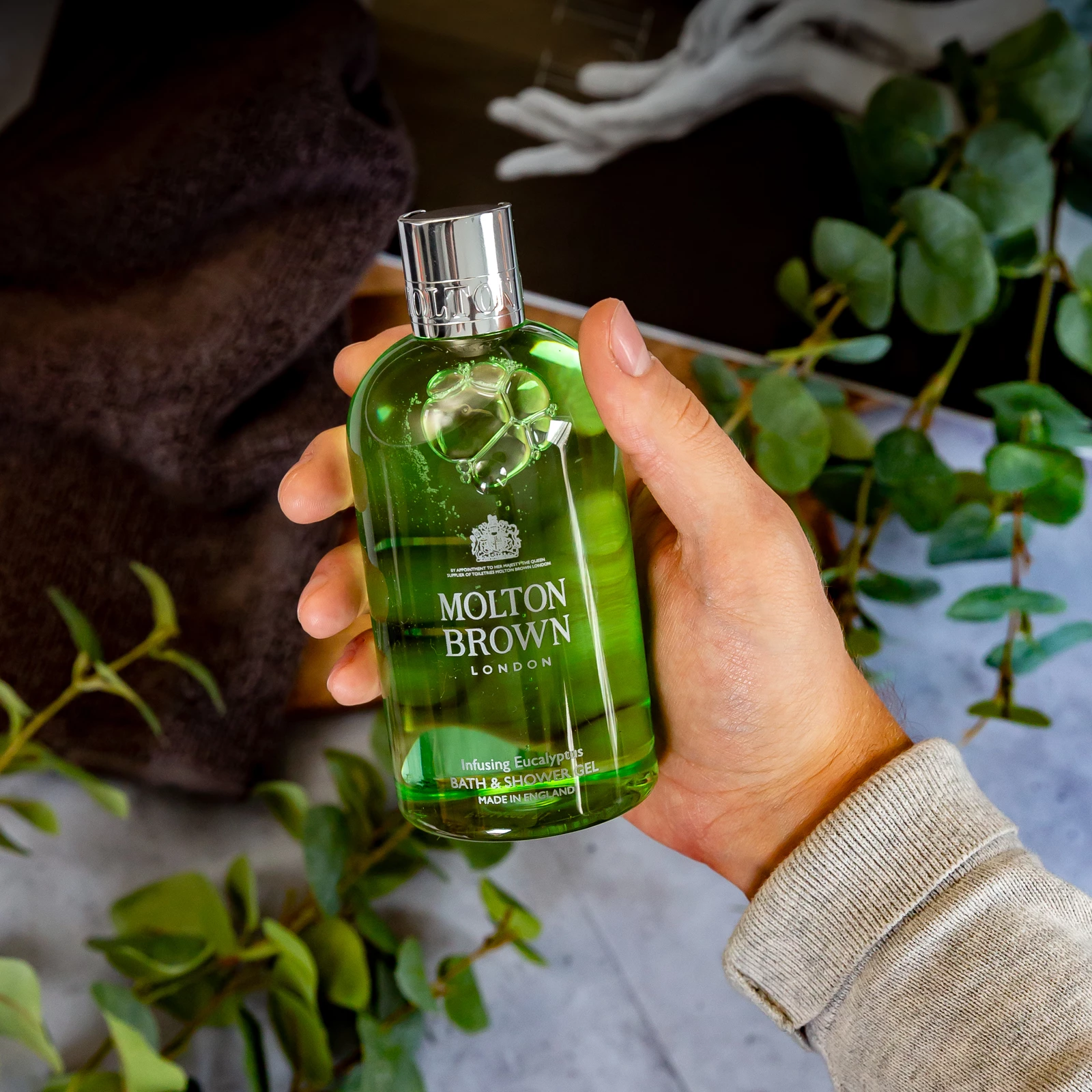Гел за купање и туширање са укусом еукалиптуса 300 мл - Molton Brown