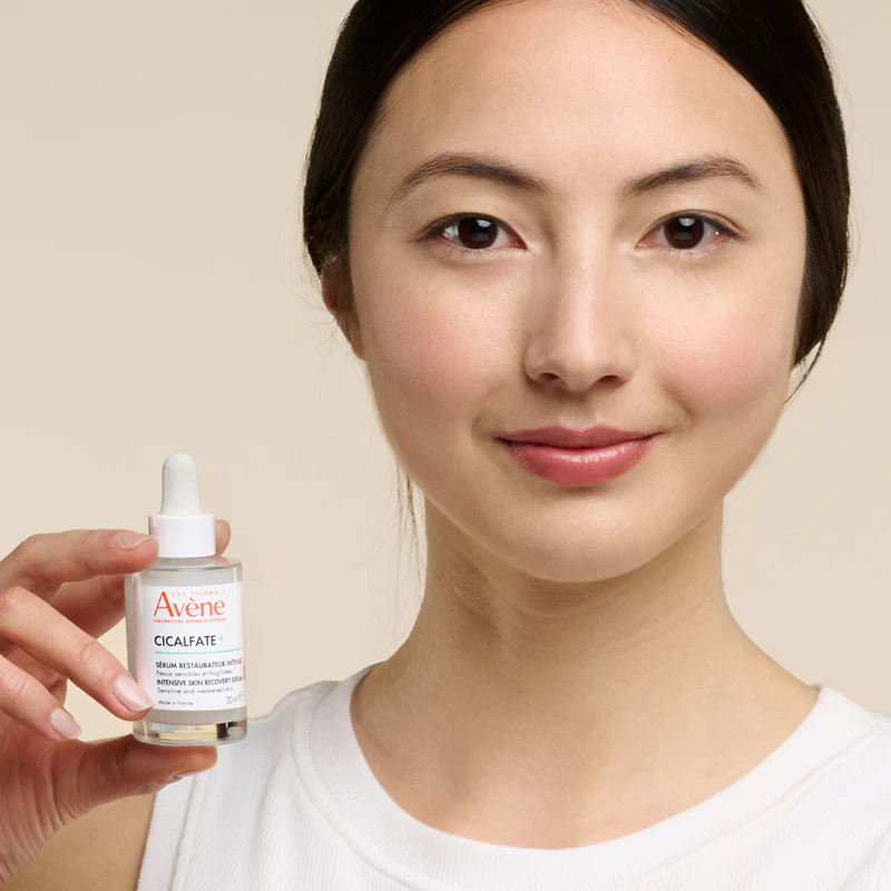 Avène Cicalfate+ Intensive Skin Recovery Serum Intenzívne sérum, ktoré obnovuje ochrannú bariéru pokožky.