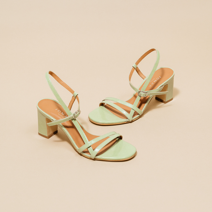 Sandales à talons et brides  en cuir brillant vert