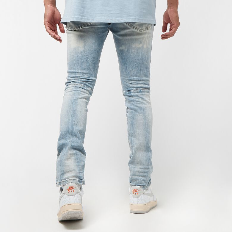 Gebleekt, gewassen, gescheurde en gerepareerde jeans