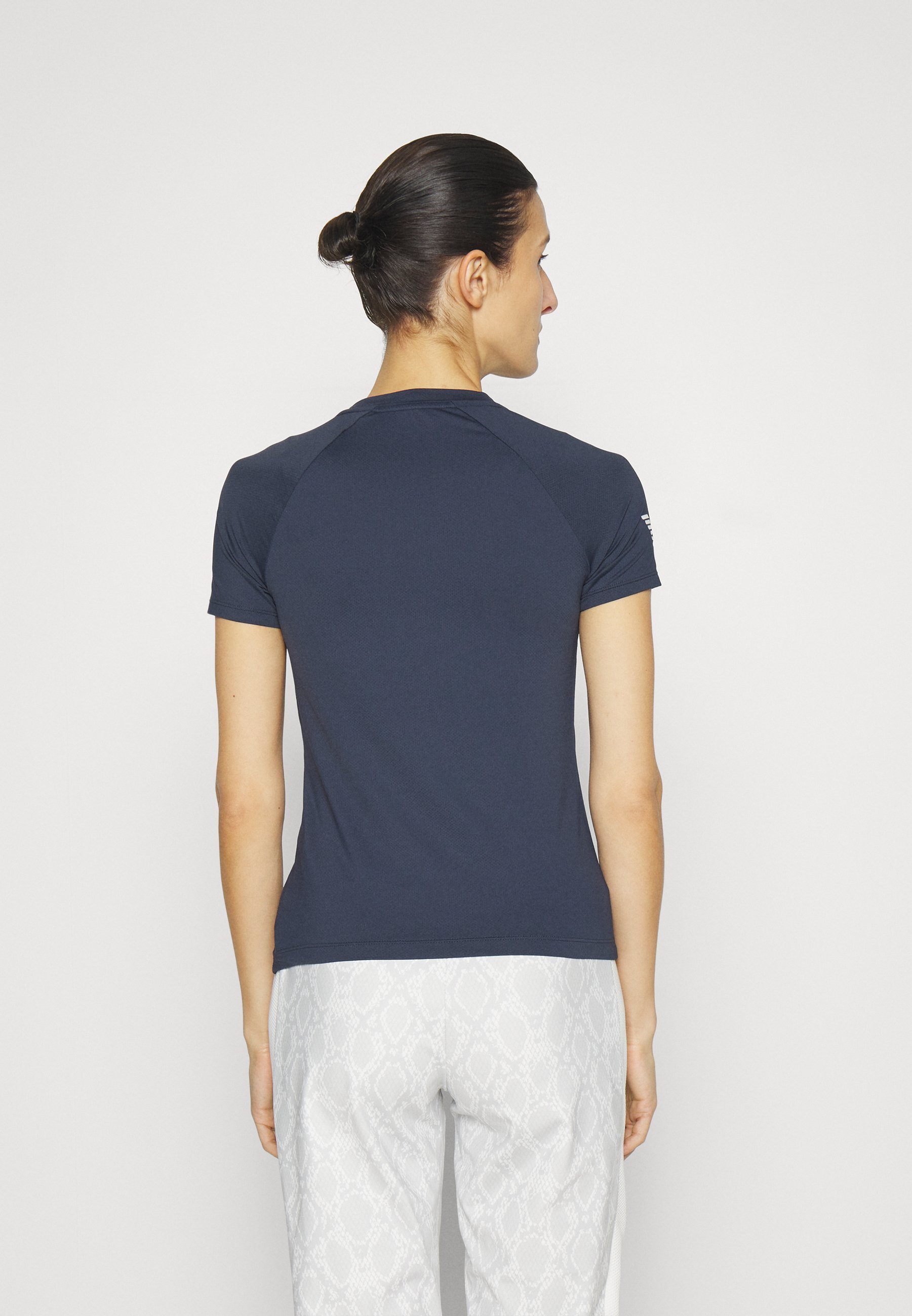Camiseta esportiva EA7 Emporio Armani - azul marinho