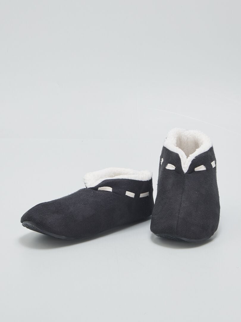 Pantufas forradas e quentinhas - PRETAS