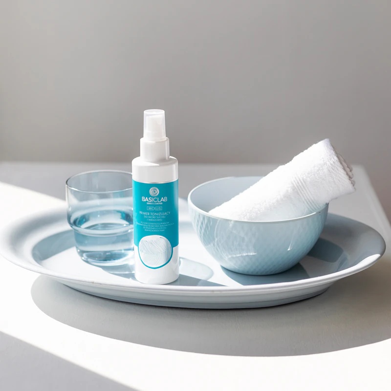 BasicLab Dermocosmetics Micellis sejas tonizējošs sprejs sausai un jutīgai ādai