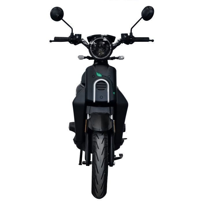 EUROCKA C1 elektrische scooter met verwijderbare 60V20AH lithiumbatterij en een actieradius van 40 km.