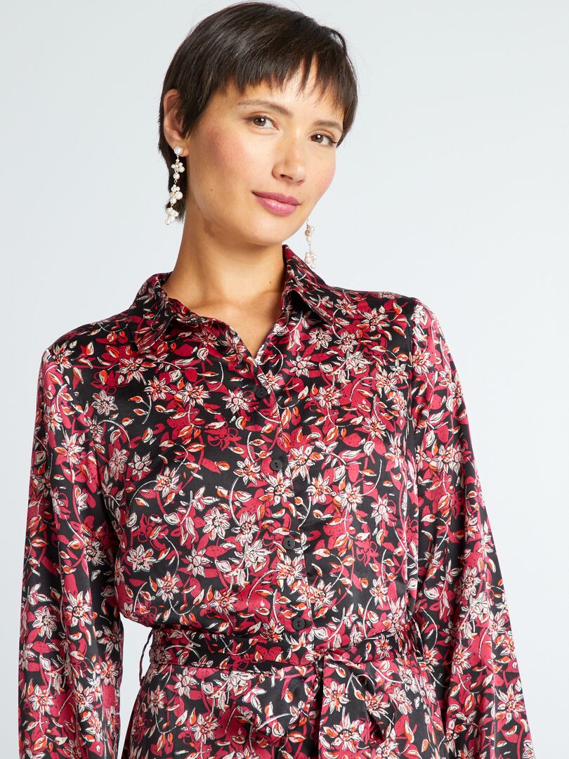 Vestido corto con cinturón - NEGRO
