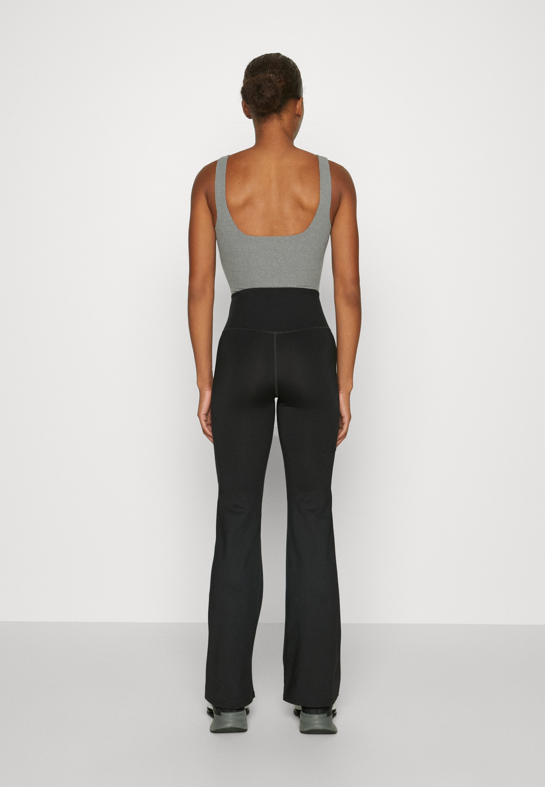 Girlfriend Collective COMPRESSIVE FLARE LEGGING - Leggings - zwart