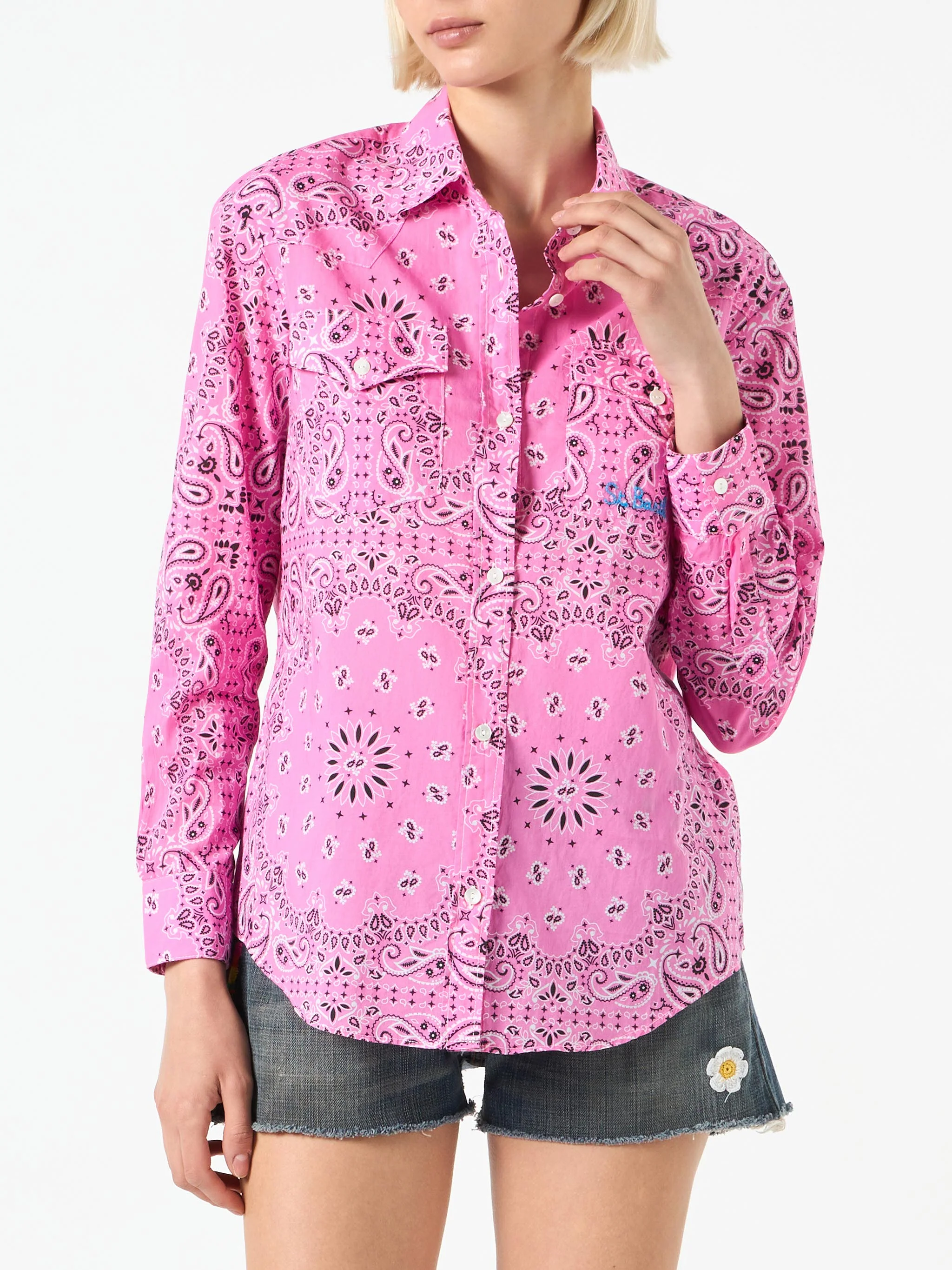 Roze damesblouse met bandana-print