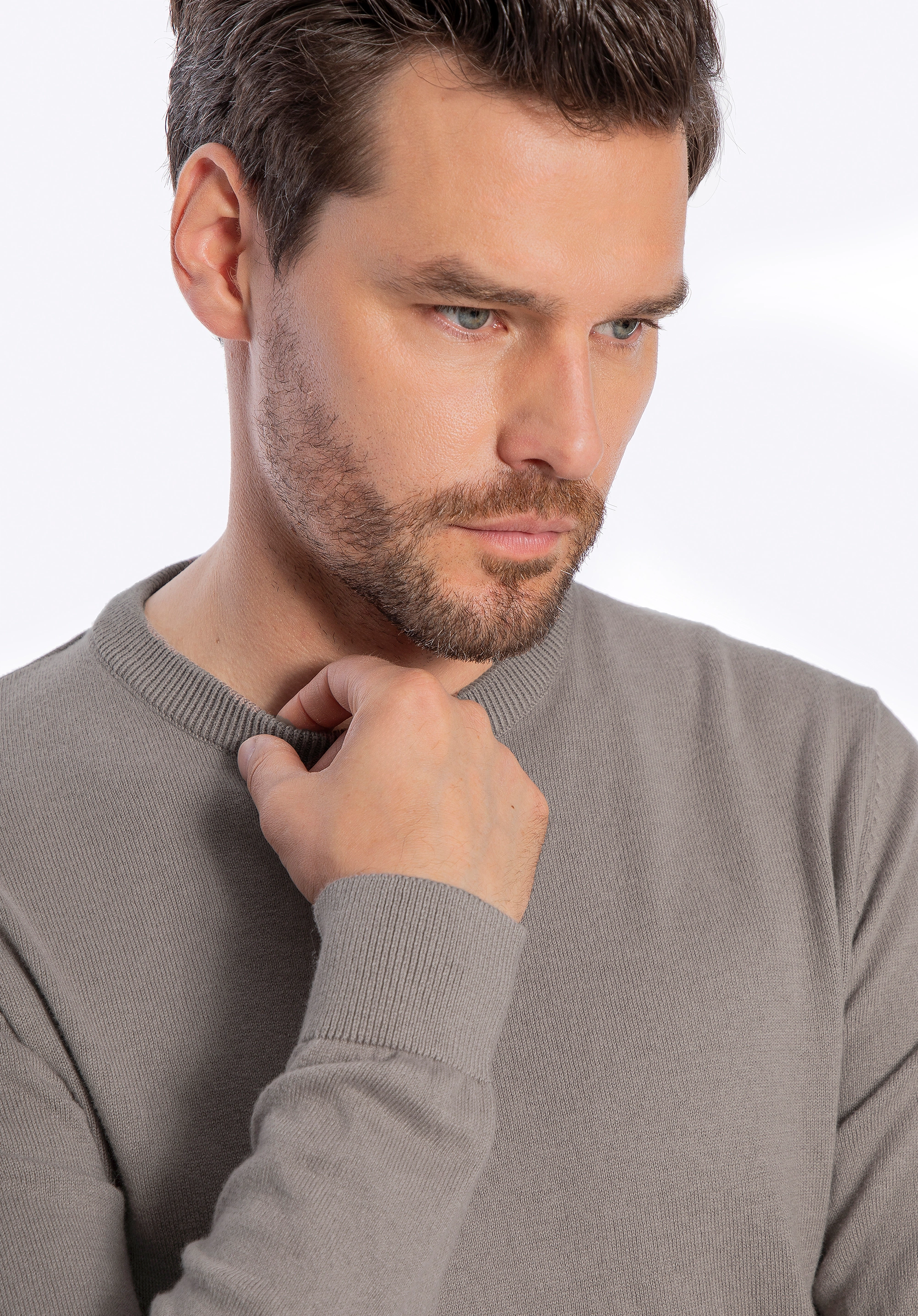 Sweter męski z bawełny z domieszką kaszmiru ciemny beż