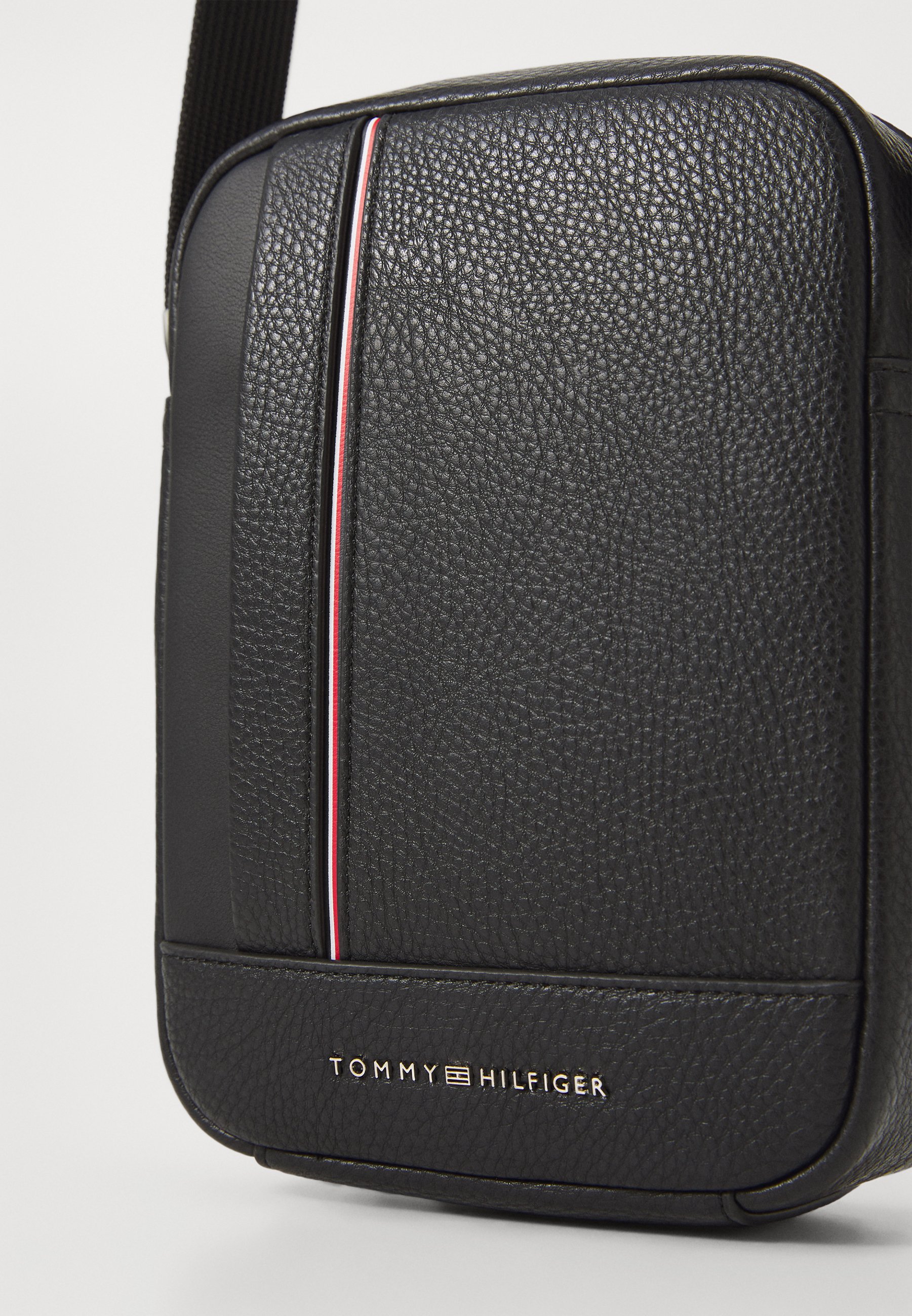 Tommy Hilfiger CENTRAL MINI REPORTER - Crossbodytas - zwart