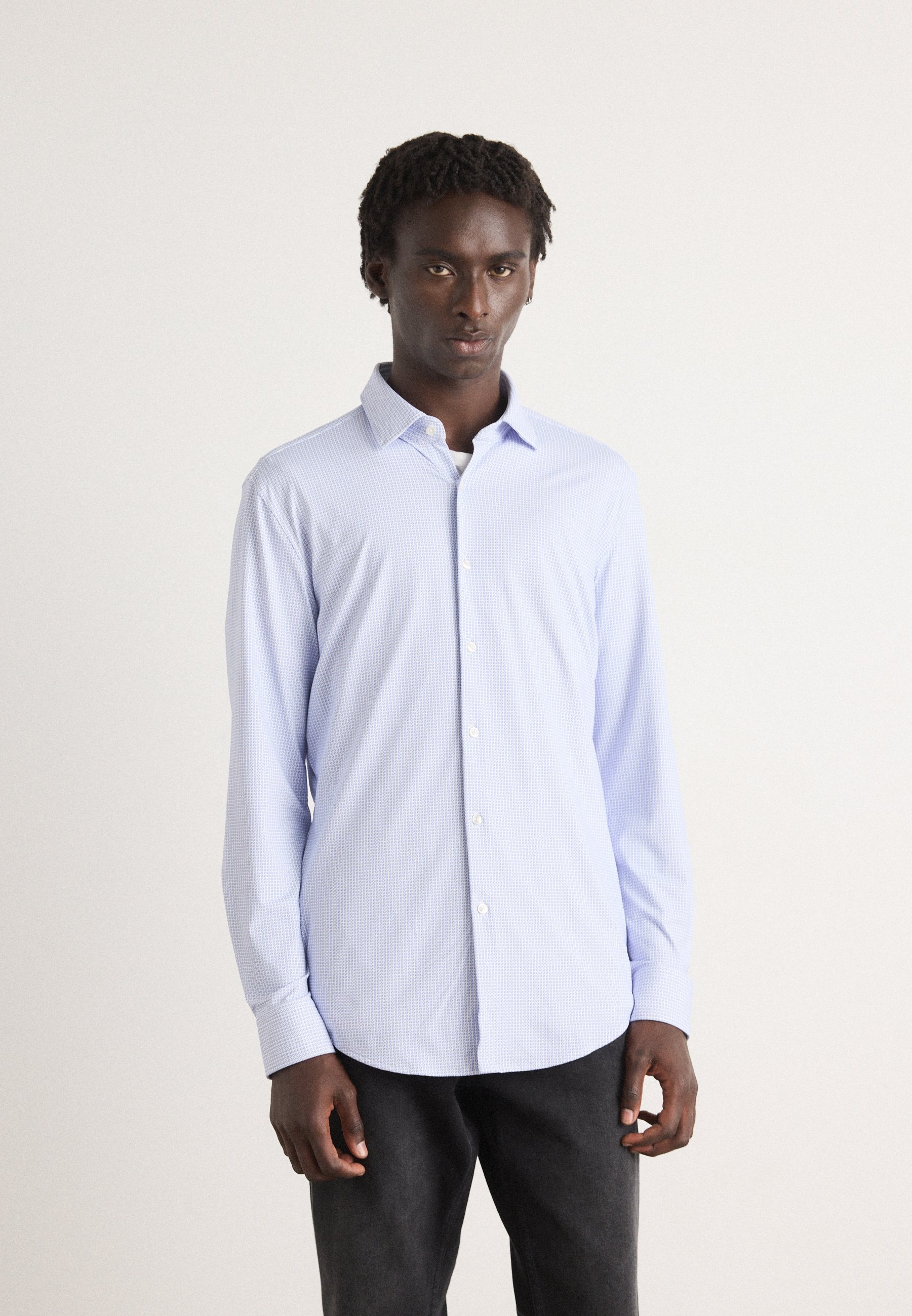 HUGO KENNO - Shirt - licht pastelblauw