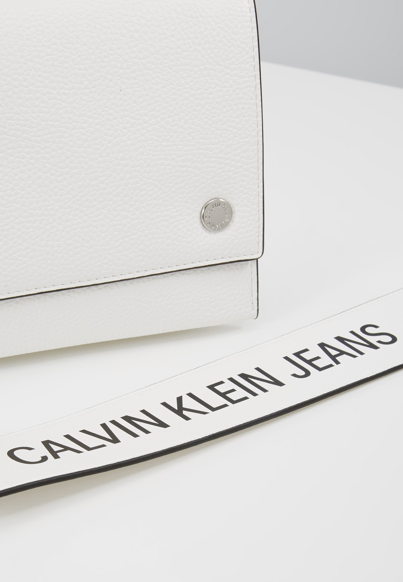 Sac bandoulière Calvin Klein Jeans - blanc