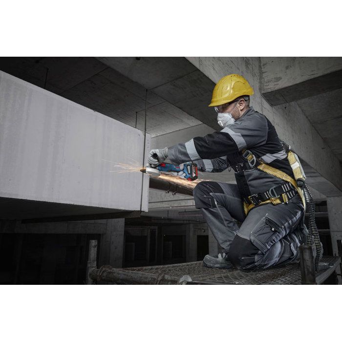 Meuleuses angulaires 125 mm - GWS 18V-8 - BOSCH - avec 2 Batteries 18V 4.0Ah - chargeur - L-Boxx - 06019N9002