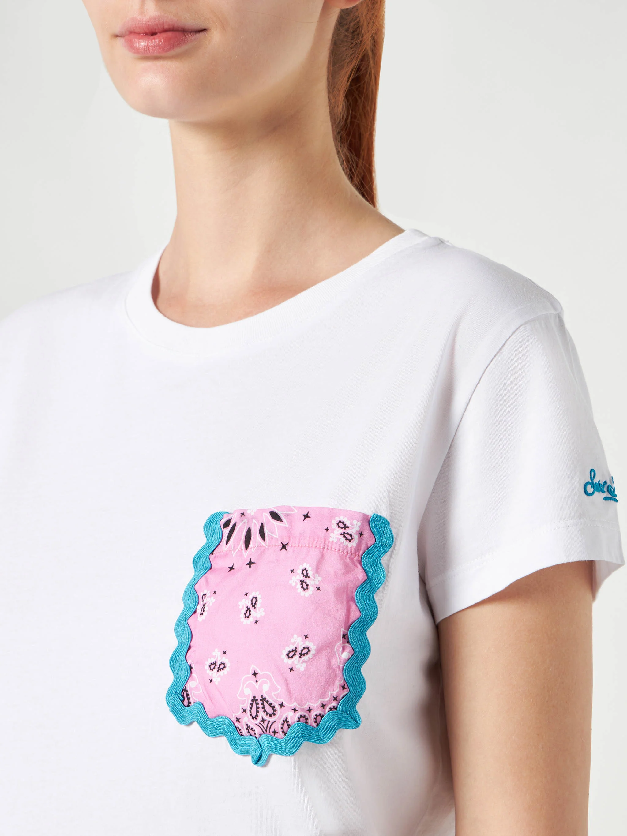 T-shirt da donna in cotone con taschino
