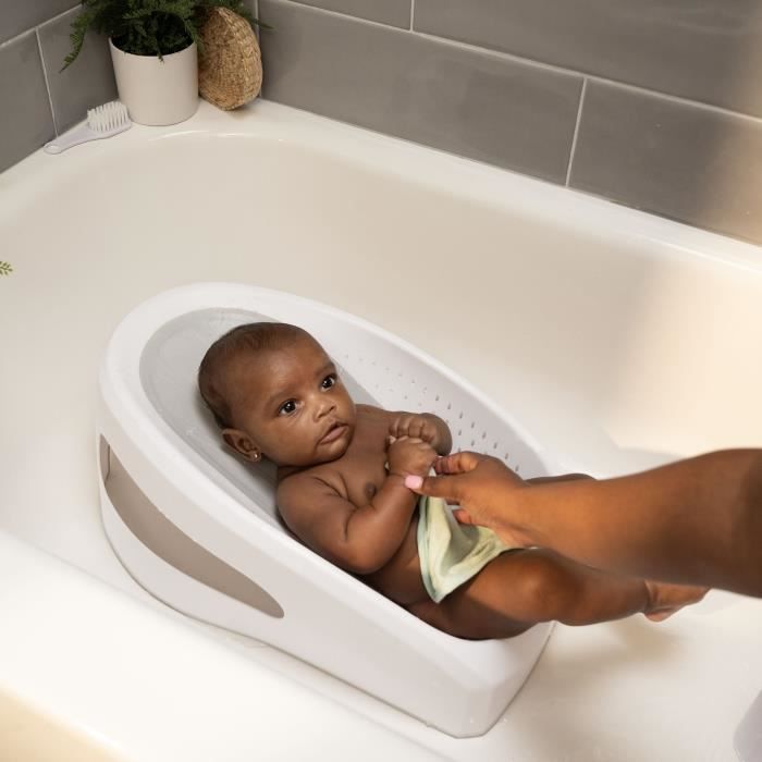 Seggiolino da bagno INGENUITY per neonati - Antiscivolo, forato per il drenaggio, facile da pulire, 0-6 mesi