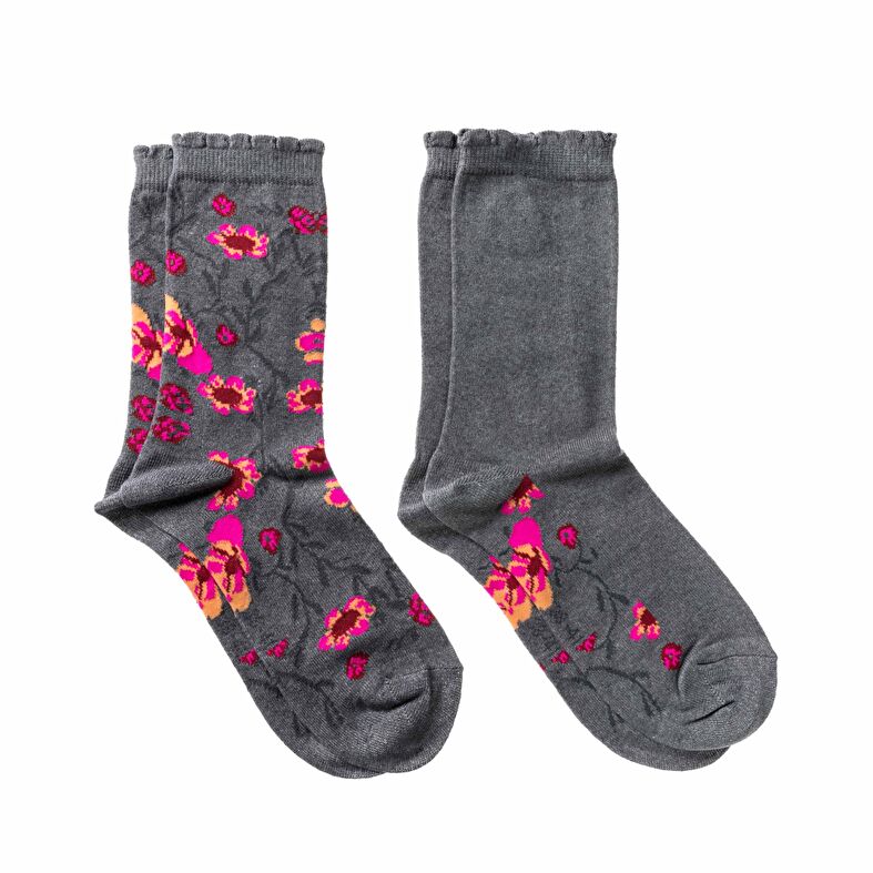 Calcetines y medias grises para mujer