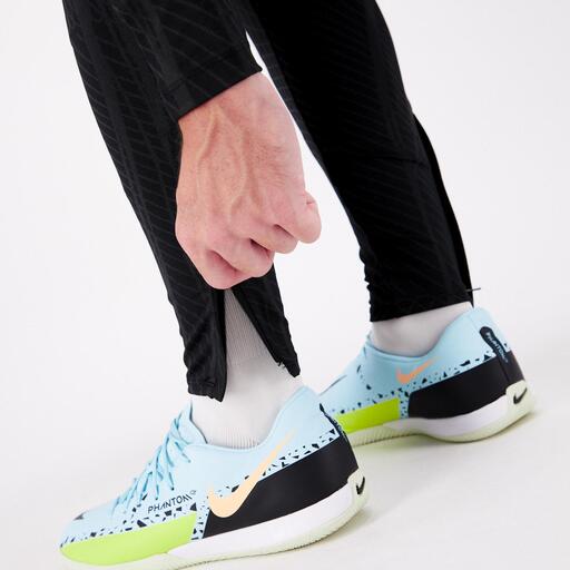  Nike Strike