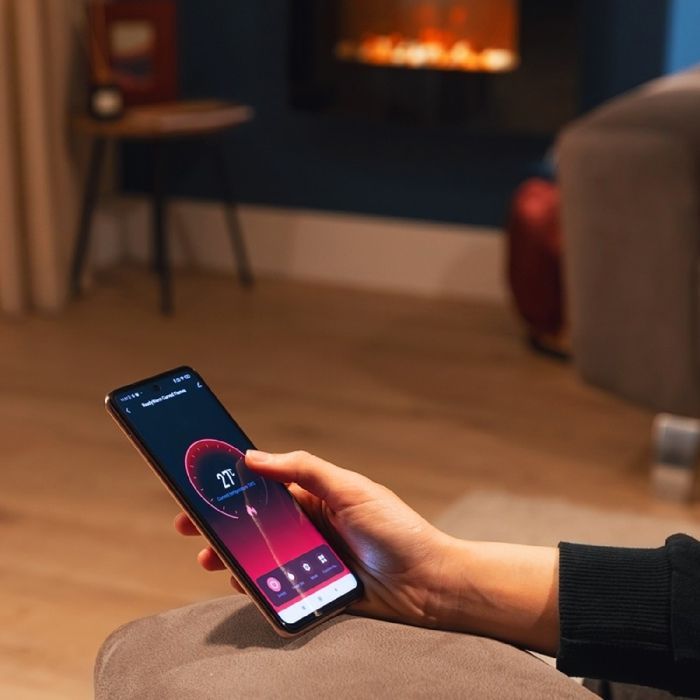 Chimenea eléctrica conectada Cecotec ReadyWarm 2250 con llamas curvas