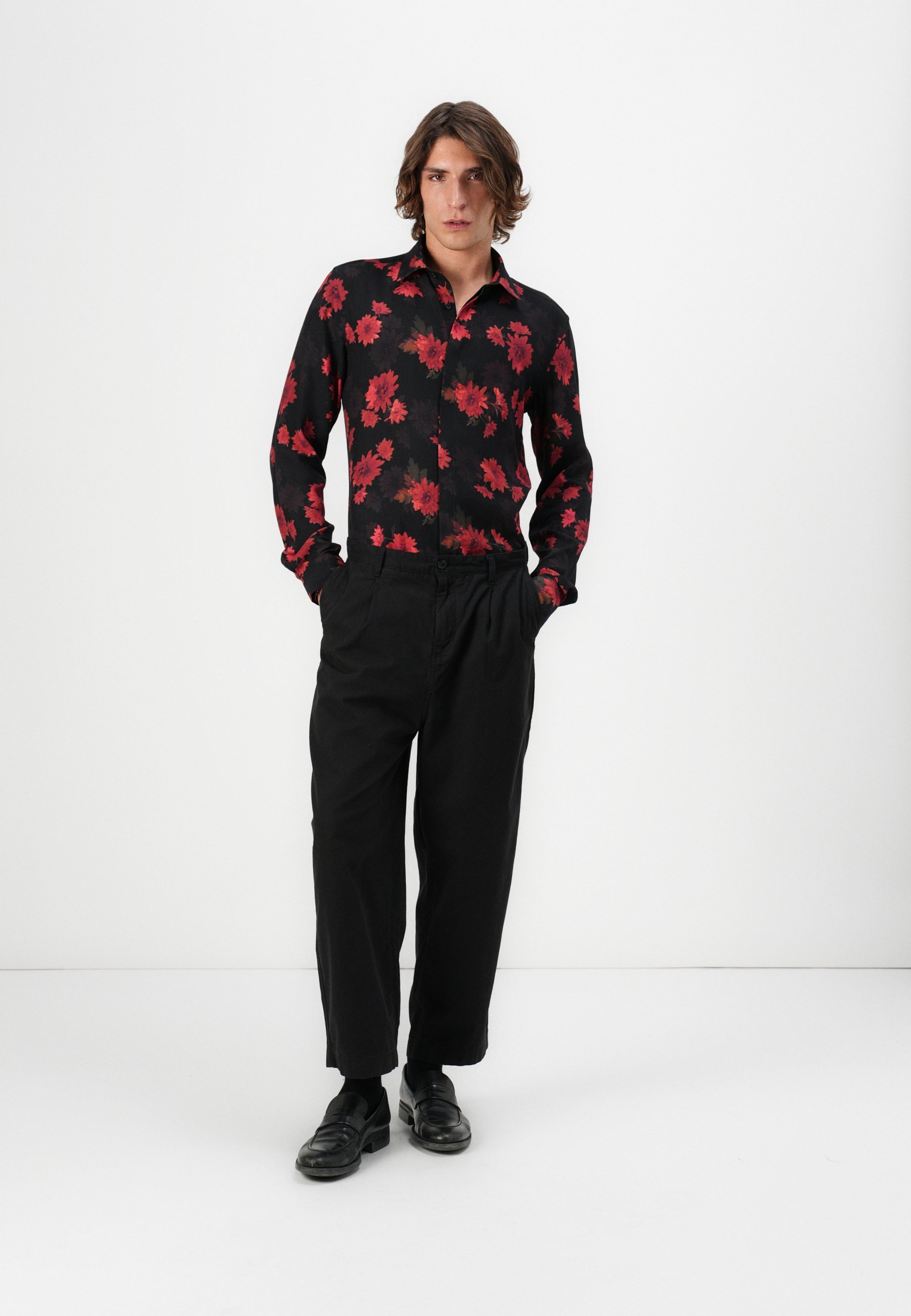 Twisted Tailor KRIZAN - Shirt - zwart/rood