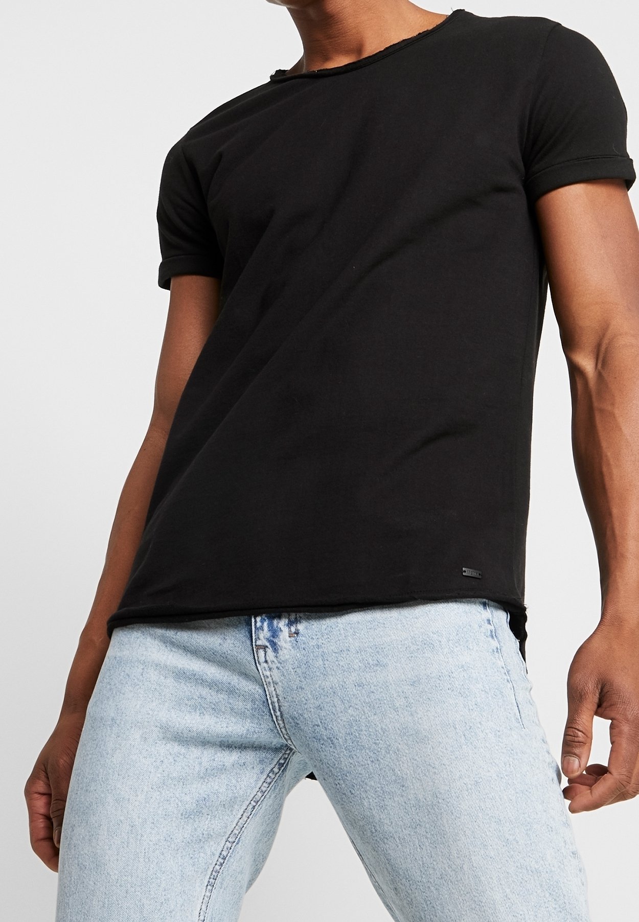 Tigha Basic T-Shirt - schwarz