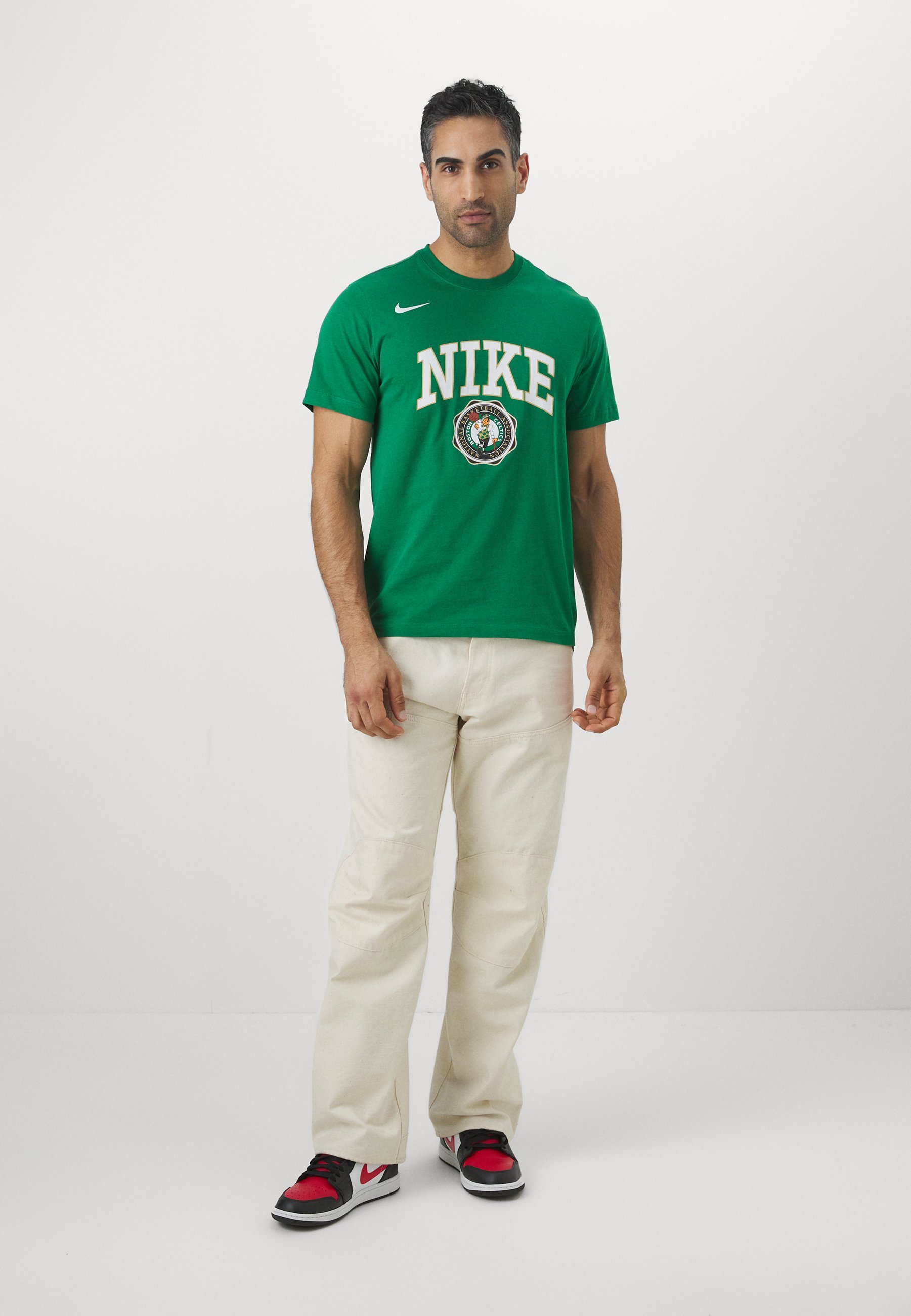 Nike Performance TEE - Klubové oblečení - clover