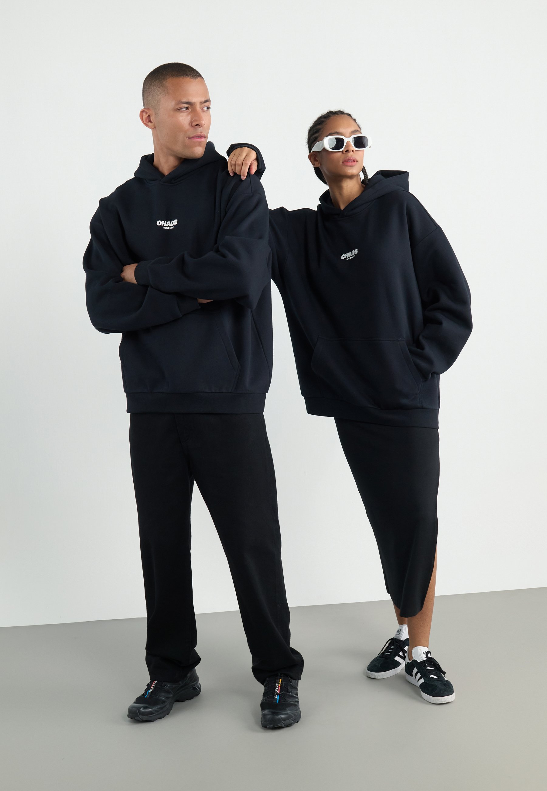 Felpa con cappuccio pesante oversize Yourturn Chaos Unisex - nera