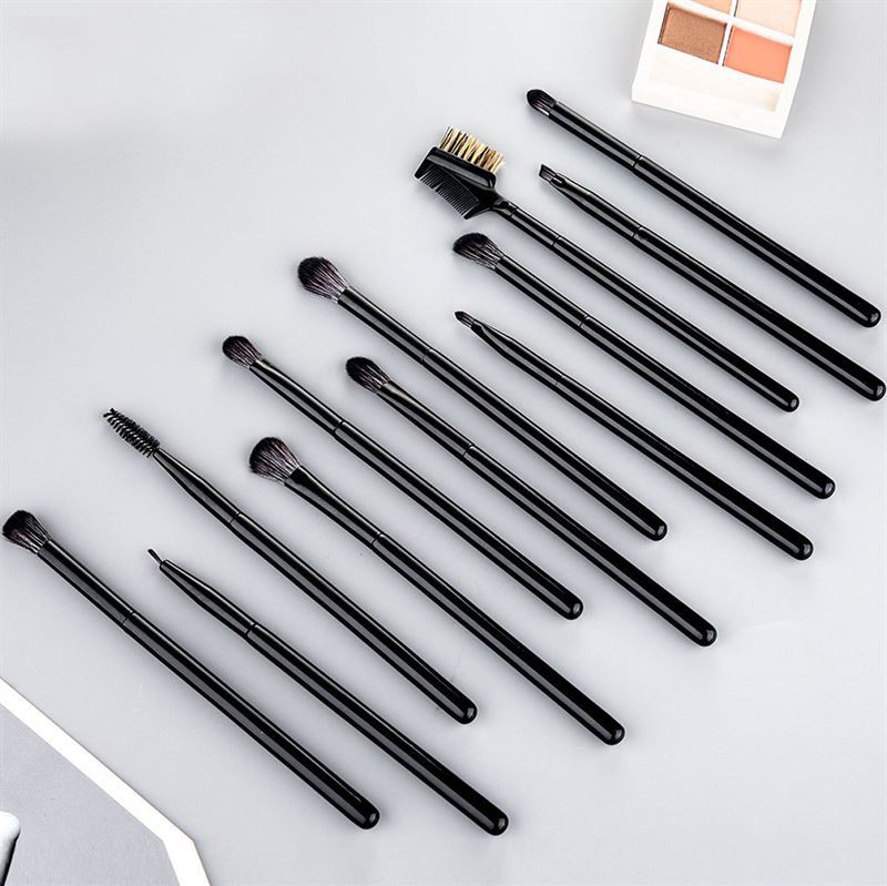 „Technique Pro Color Shifter“ akių šešėlių ir antakių šepetėlių rinkinys – juodas