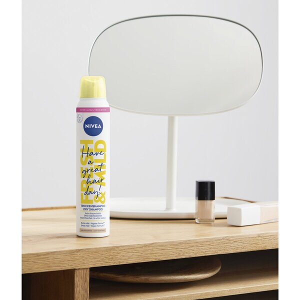 Shampoo a seco 3 em 1 NIVEA Fresh Revive para cabelos claros<br>200ml