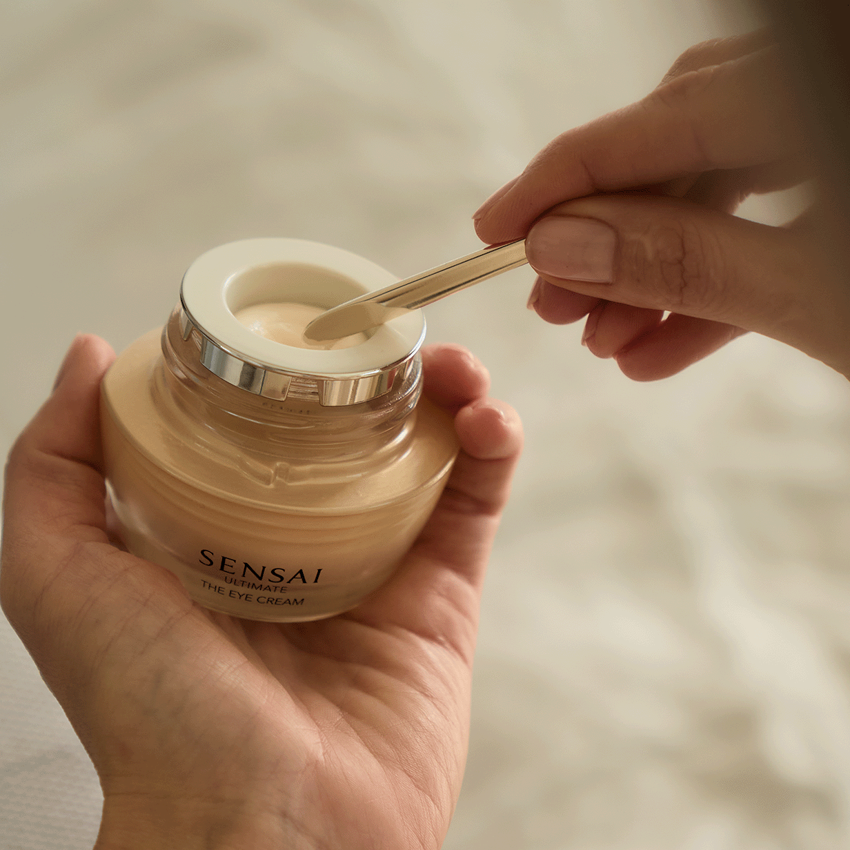 Ultimate The Eye Cream acu kontūrai Luksusa acu kontūrai