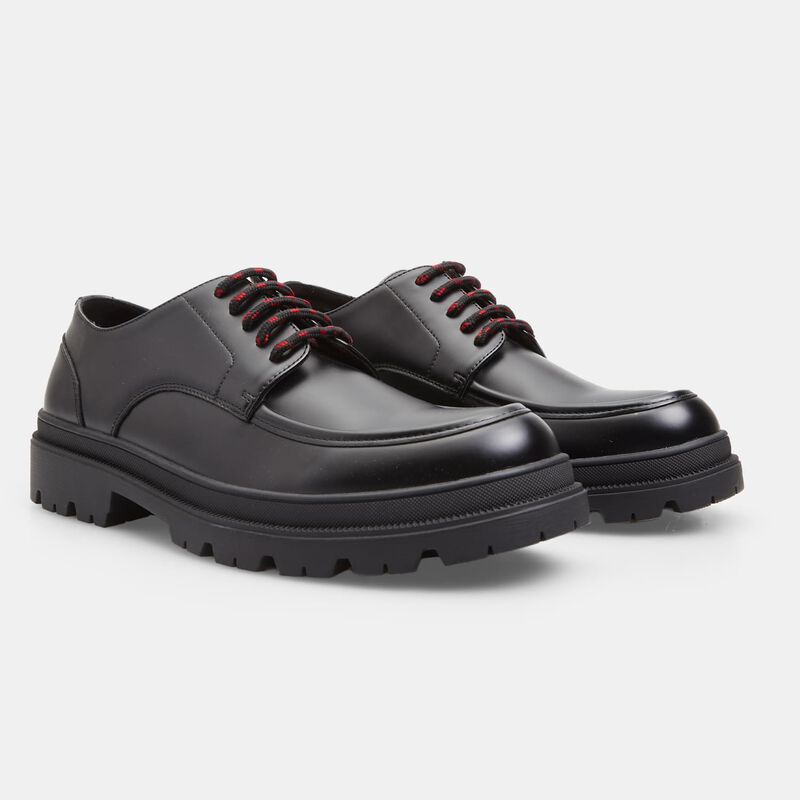 Buty sportowe Bata Red Label z podeszwą sznurowaną