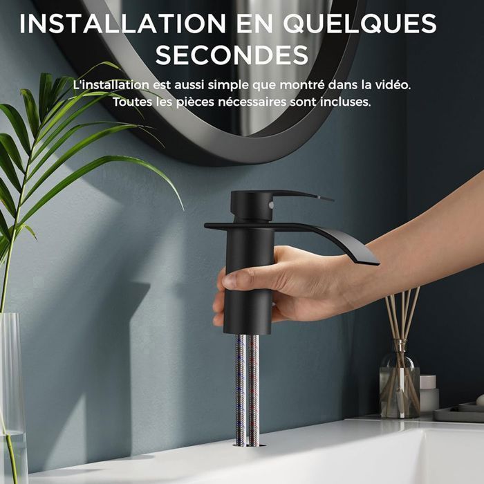 Rubinetto da bagno nero, miscelatore monocomando per acqua calda e fredda.