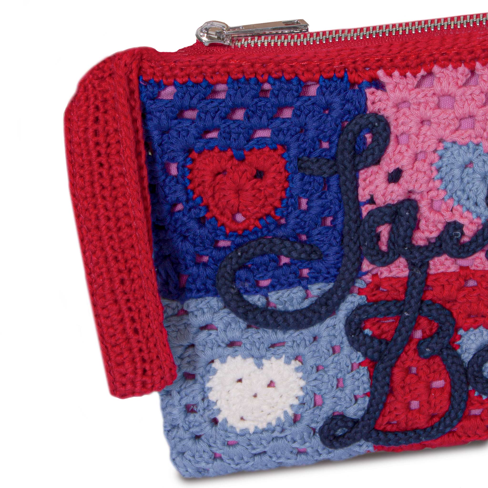 Pochette Parisienne au crochet avec broderie coeur