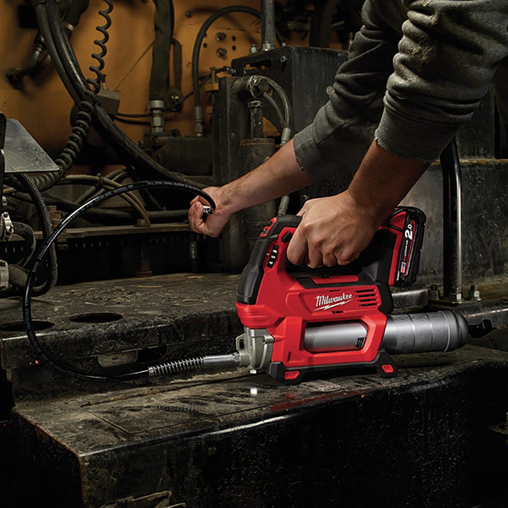 Pistola de graxa sem fio MILWAUKEE 18V de 2 velocidades M18GG-0