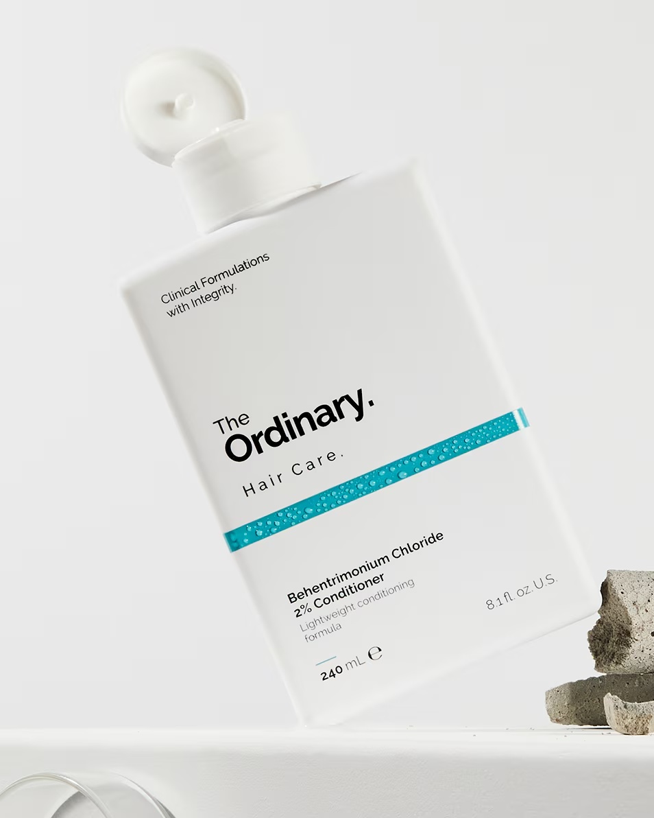 BALSAM DE ÎNGRIJIREA PĂRULUI OBISNUITĂ CU CLORURĂ DE BEHENTRIMONIU 2%